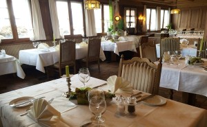 gesamte Seestube vom Hotel-Restaurant Rössli in Beckenried